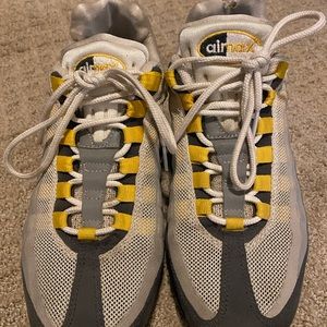 Gray Nike Airmax 95